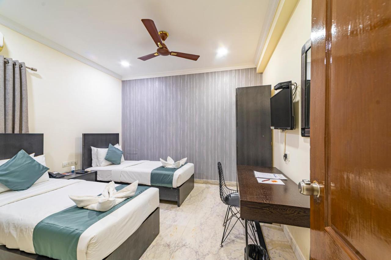 Hotel Athome , Whitefields, Kondapur Hyderabad Exterior photo